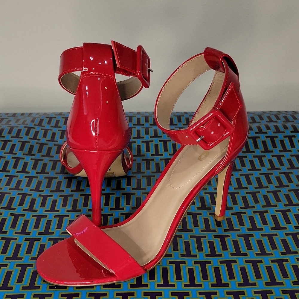 Scarlet Red Patent Leather High Heel Sandals- LIKE NEW Size 8.5 - Picture 16 of 16